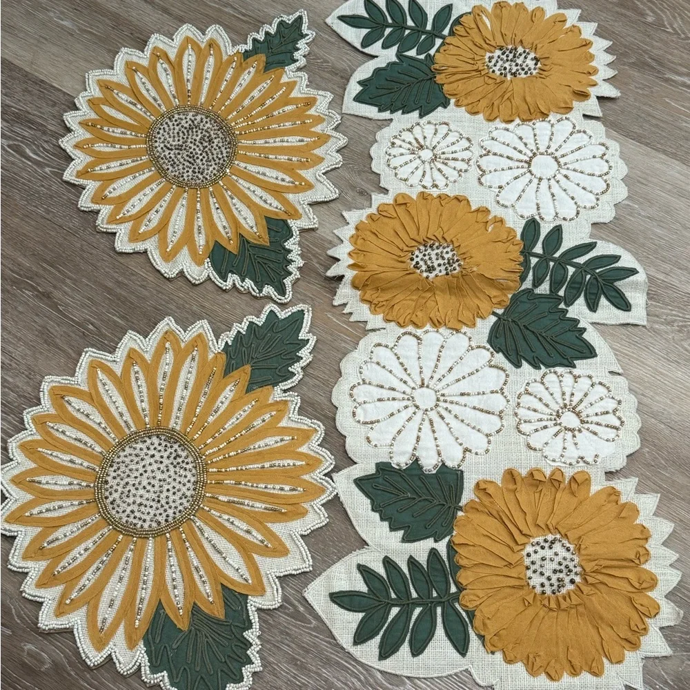 NWT Kohl's Embellished Burlap Sunflower Runner & Placemats Set
